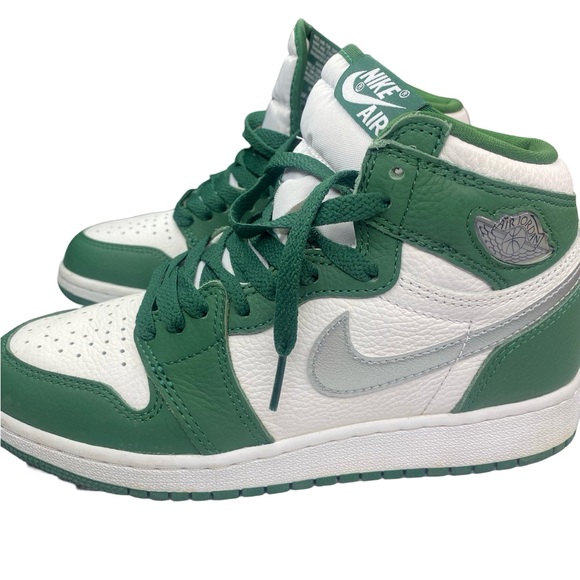 The Air Jordan 1 High OG GS "Gorge Green" - Picture 6 of 10